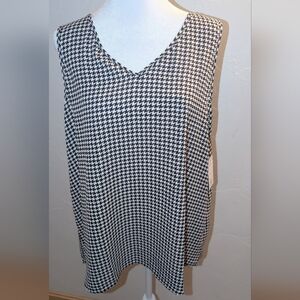 (NWT) Apt. 9 V-Neck Houndstooth Tank Top